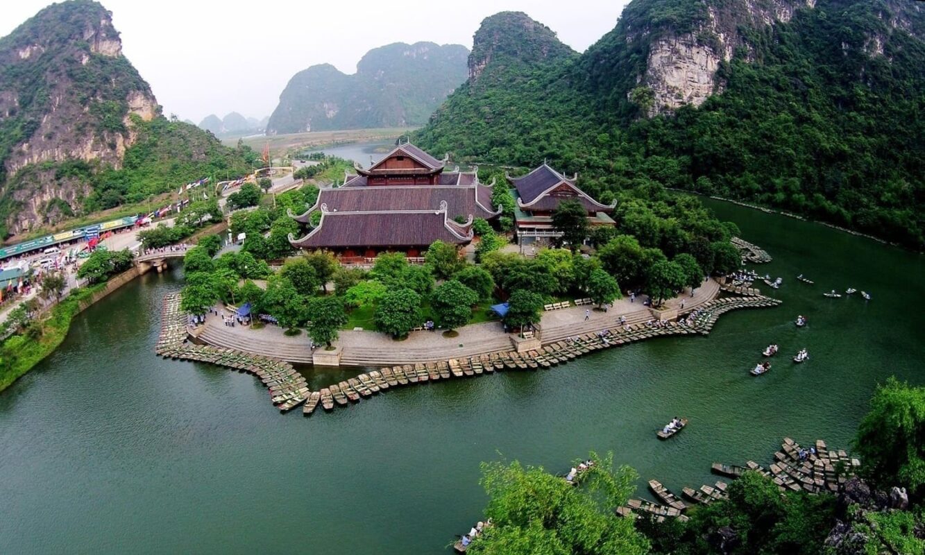 Top 10 most famous Ninh Binh tourist destinations