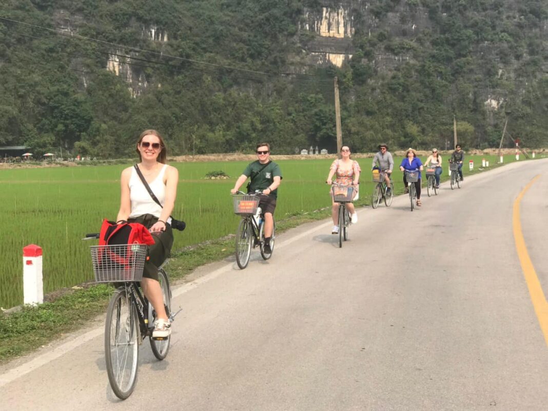 HOA LU – BAI DINH – TAM COC- MUA CAVE CYCLING (Sao chép)