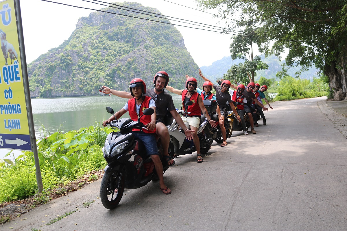 NINH BINH MOTORBIKE SUNSET TOUR